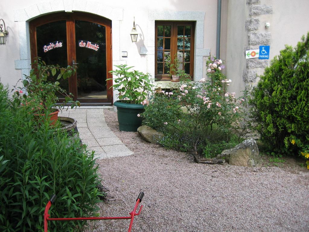 Auberge De L'Atre Quarré-les-Tombes Buitenkant foto
